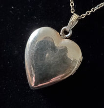 Load image into Gallery viewer, Antique Floral Engraved 10k Victorian Heart Locket Necklace (VN297)
